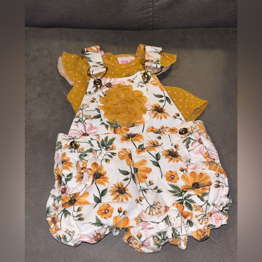 Little Lass gold  Floral Baby Girl Romper 3/6M